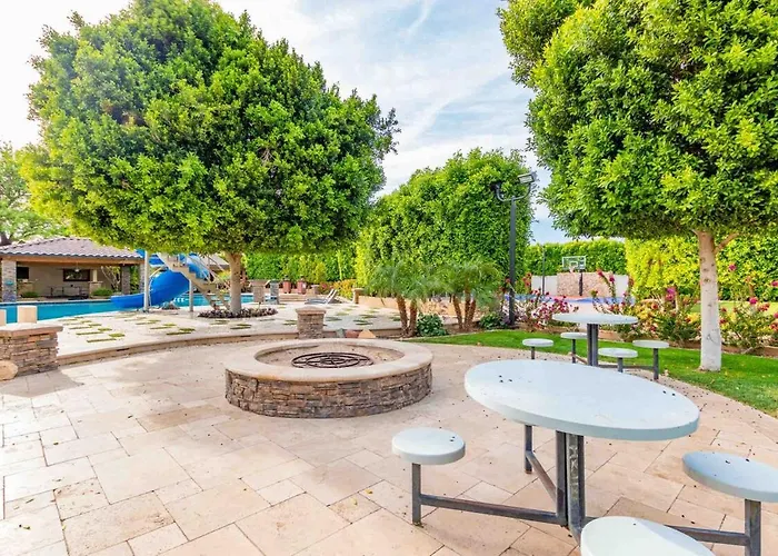Private Urban-oasis W Pool Holiday home *