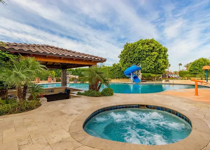 Private Urban-oasis W Pool
