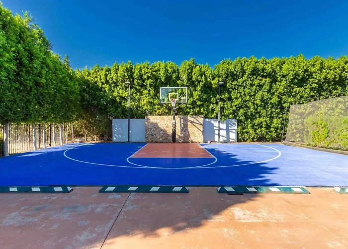 Private Urban-oasis W Pool *