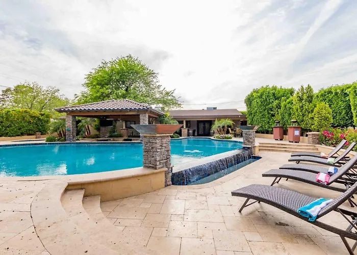 Private Urban-oasis W Pool *
